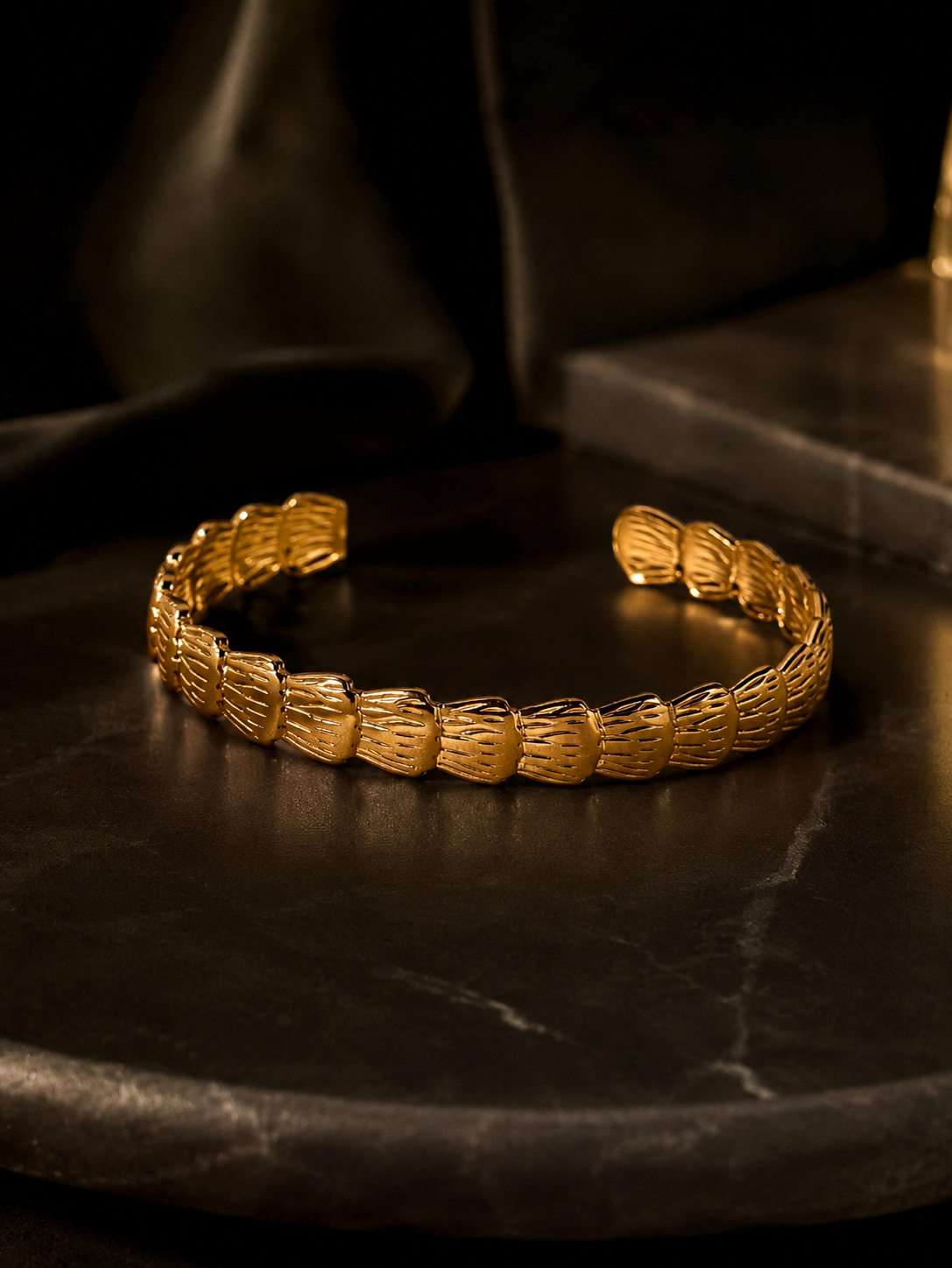 Bangle: Scale Pattern Bangle Stainless Steel 18k Gold Plated